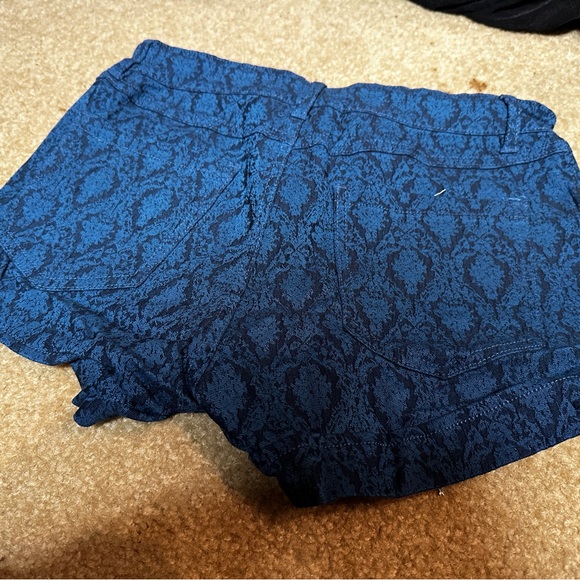 WOMEN SHORTS HIGH RISE - Picture 6 of 9